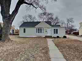 featured image of 6536 Chowen Ave N