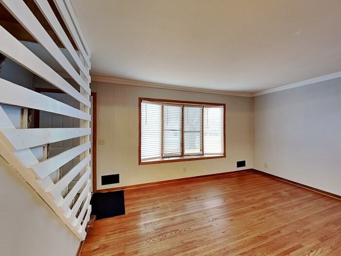 6536 Chowen Ave N - Photo 3 of 26