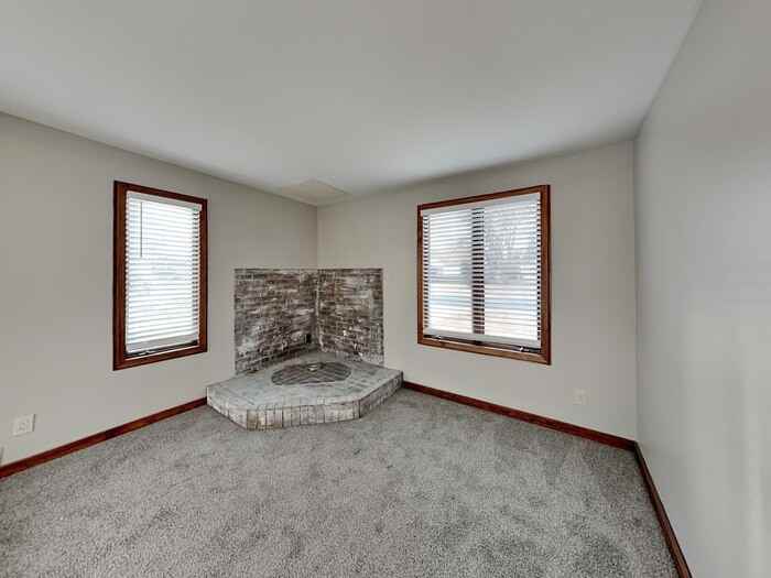 6536 Chowen Ave N - Photo 6 of 26