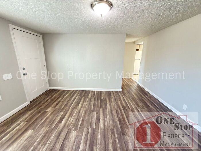 808 S Savage St - Photo 3 of 28