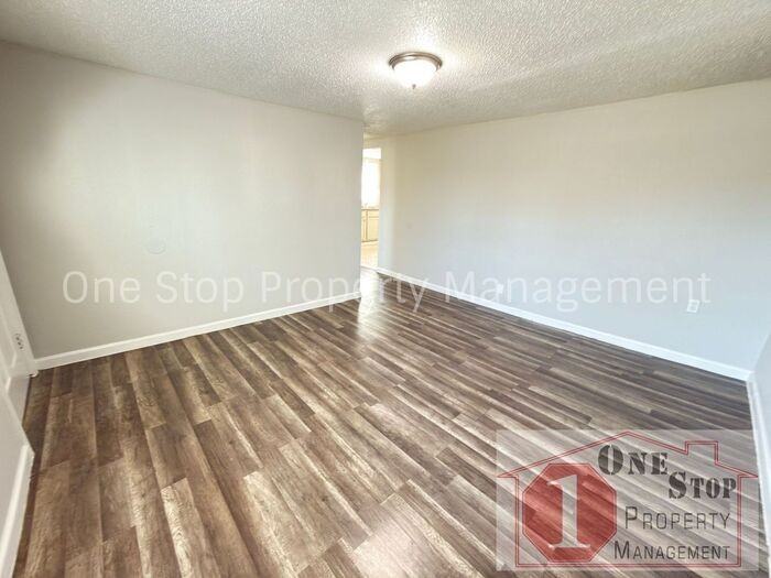 808 S Savage St - Photo 4 of 28