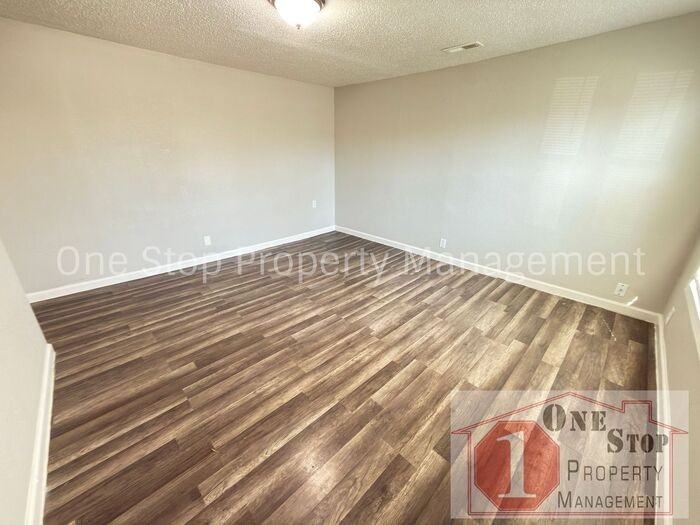 808 S Savage St - Photo 5 of 28