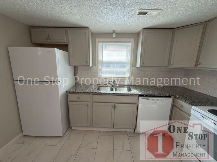 808 S Savage St - Photo 6 of 28