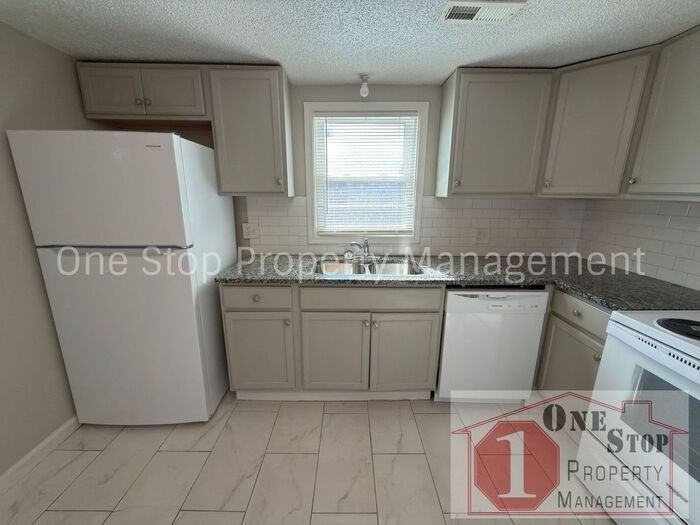 808 S Savage St - Photo 7 of 28