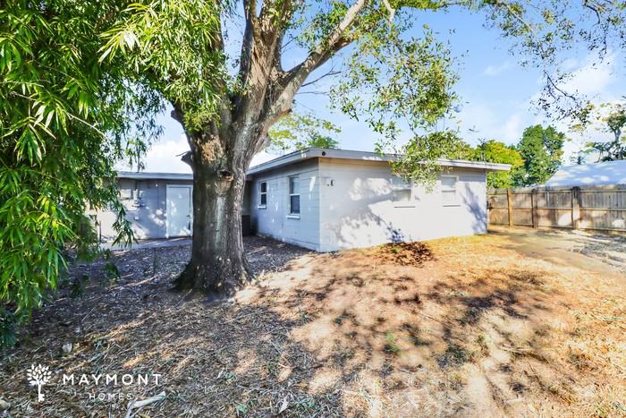 5608 32nd Ave N - Photo 3 of 3