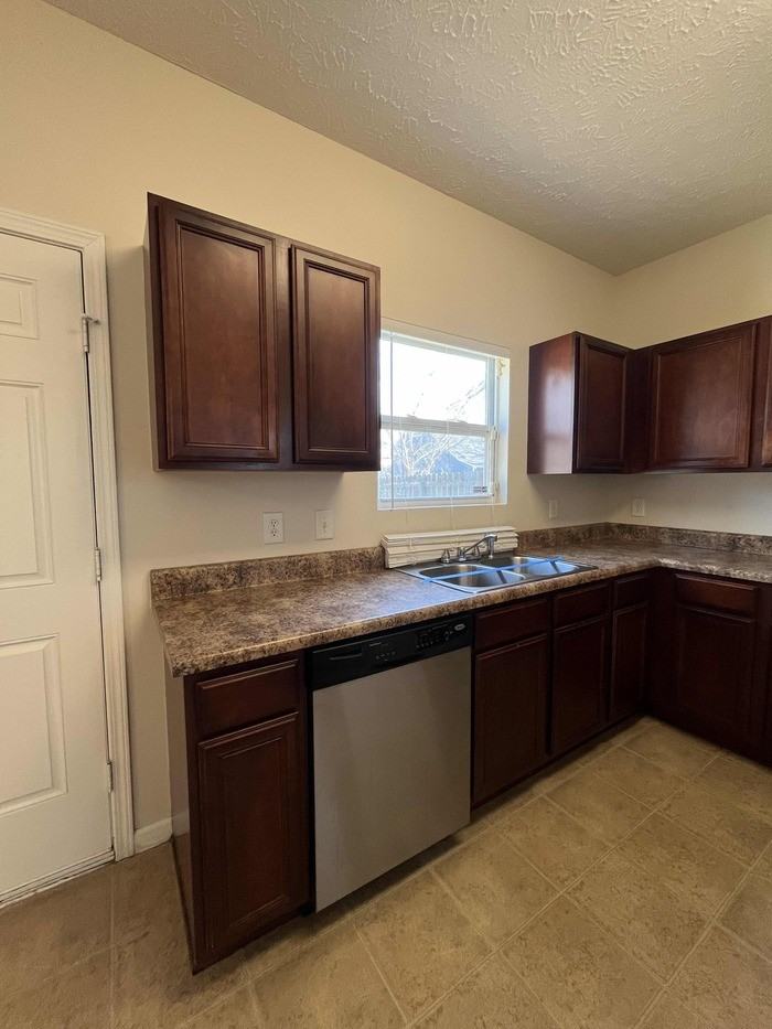 9100 Carissa Dr - Photo 5 of 50