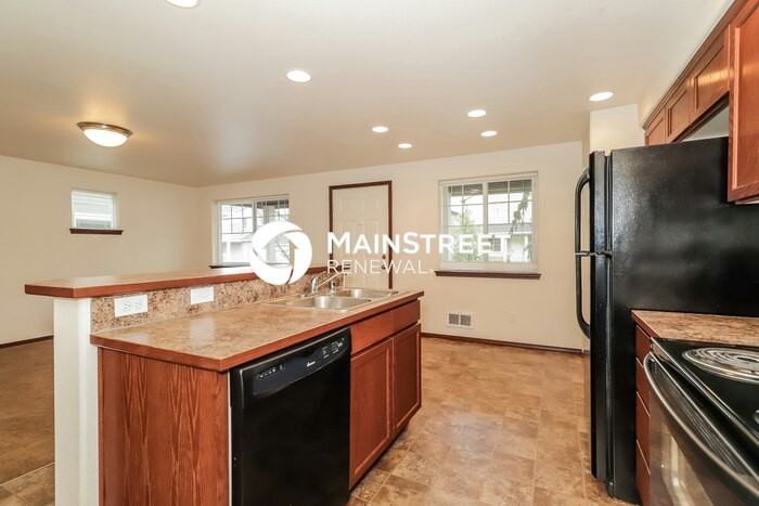 4740 147th Pl Ne - Photo 7 of 17