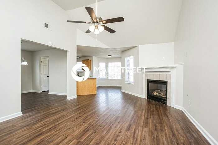 1072 Fredrick Dr - Photo 2 of 18