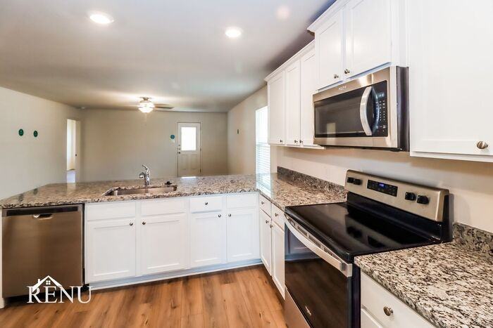 316 Sunnymeade Ln - Photo 4 of 19