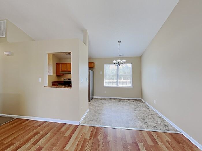 5800 Carolina Manor Ct - Photo 4 of 28