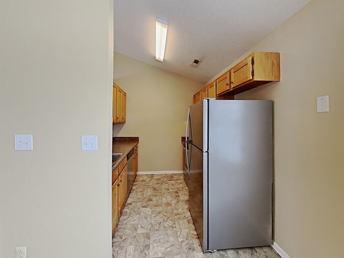 5800 Carolina Manor Ct - Photo 6 of 28