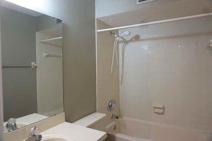 5529 Pinehill Ln - Photo 7 of 16