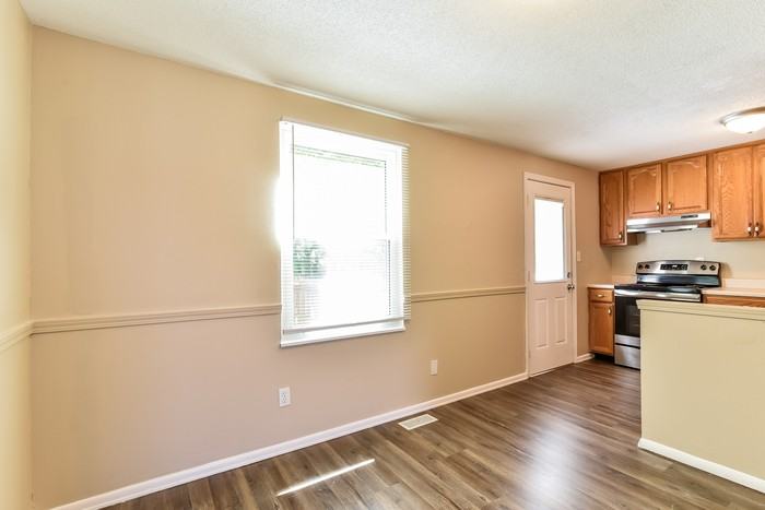 11401 Mcdowell Dr - Photo 3 of 10