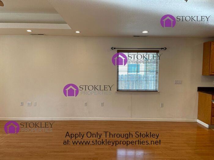 2981 Pacific St - Photo 4 of 29