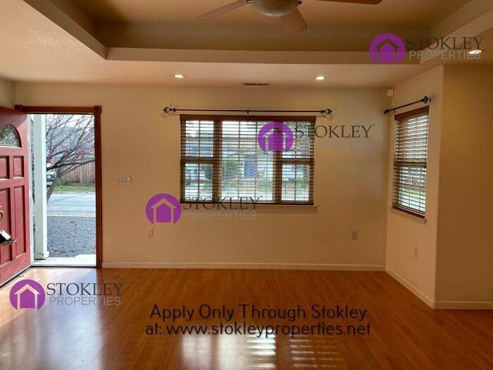 2981 Pacific St - Photo 5 of 29