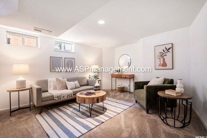 1368 E Browning Ave - Photo 7 of 12