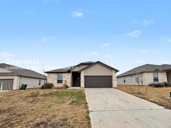 713 Freedom Cir - Photo 2 of 23