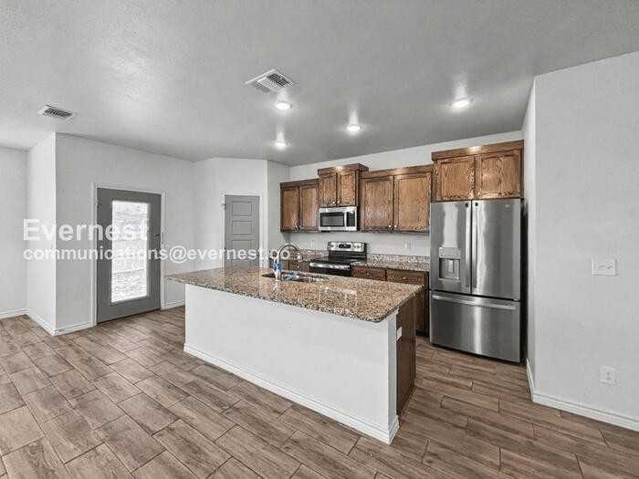 713 Freedom Cir - Photo 3 of 23