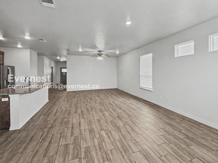 713 Freedom Cir - Photo 5 of 23