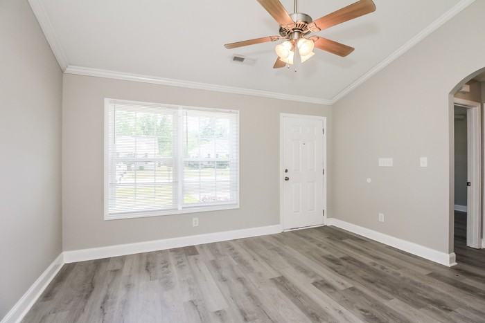 486 Overcrest St - Photo 4 of 12