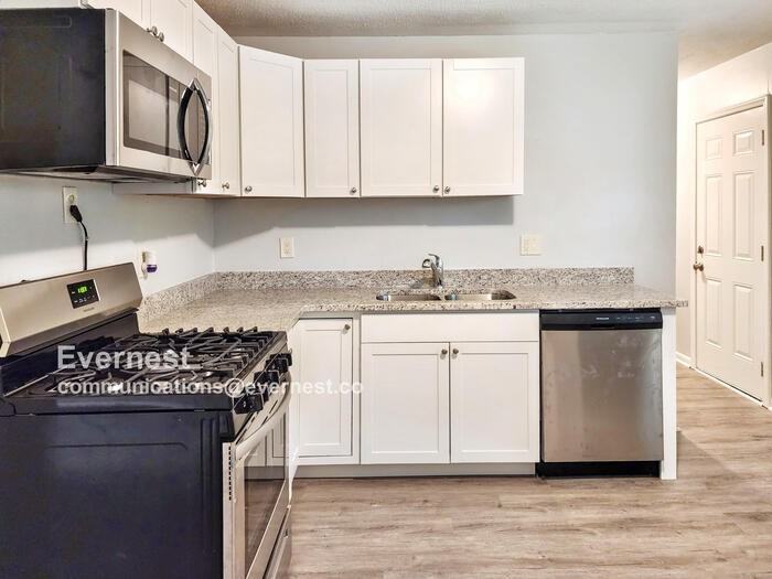 8249 Kendrick Rd - Photo 2 of 18