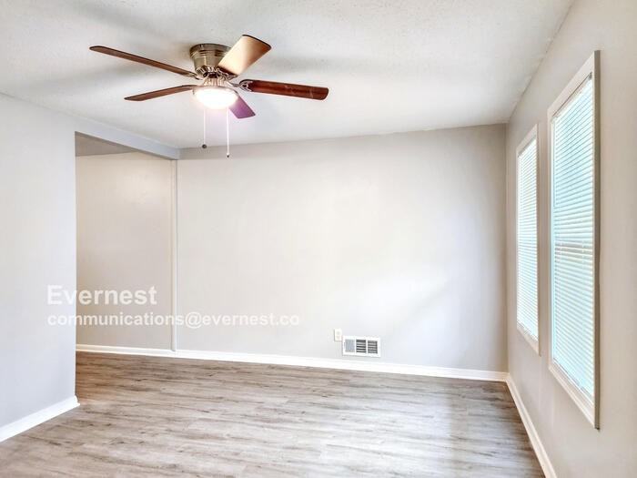 8249 Kendrick Rd - Photo 4 of 18