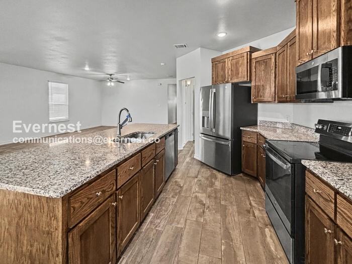 8507 Glade Dr - Photo 3 of 25