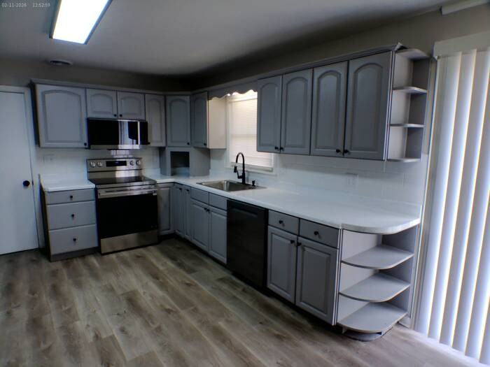 2815 S Hawthorne Ave - Photo 5 of 16