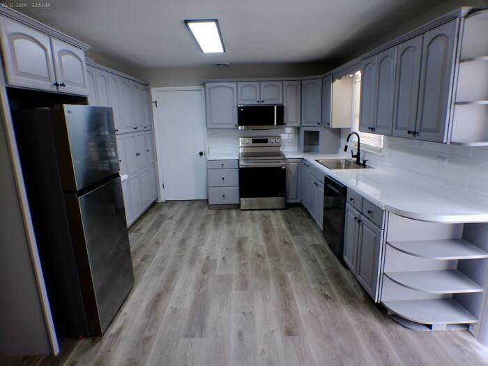 2815 S Hawthorne Ave - Photo 6 of 16