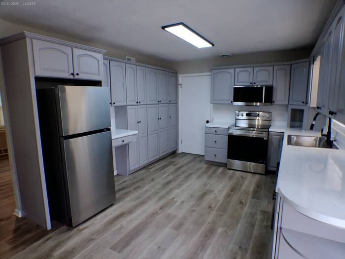 2815 S Hawthorne Ave - Photo 7 of 16