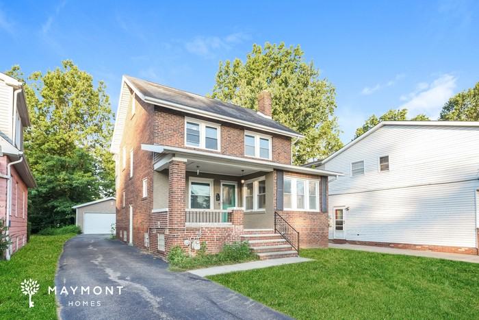 1720 E 298th St - Photo 2 of 3