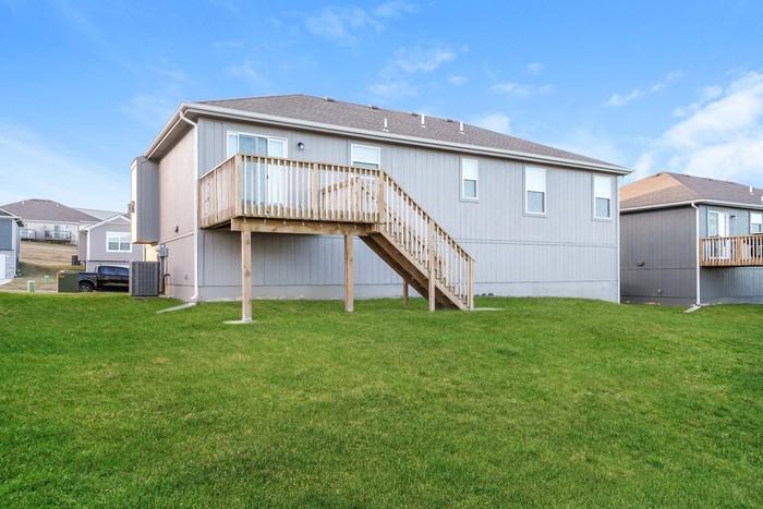 1003 Nw Hilltop Ln - Photo 6 of 16