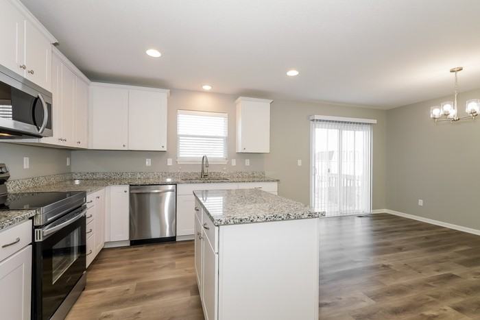 1104 Nw Hilltop Ln - Photo 6 of 16