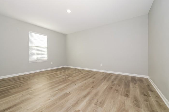 1104 Nw Hilltop Ln - Photo 5 of 16