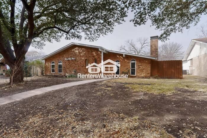 953 Goodwin Dr - Photo 5 of 46