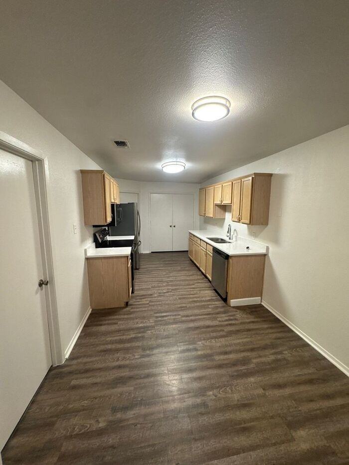 2806 James Rd - Photo 5 of 15