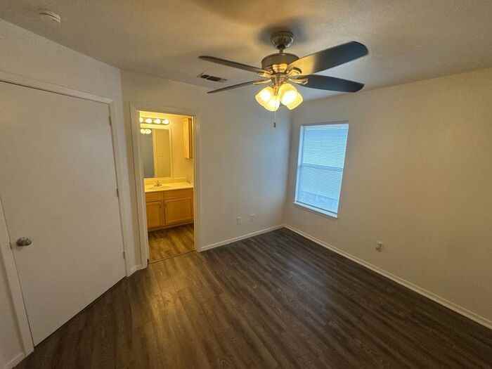 2806 James Rd - Photo 7 of 15