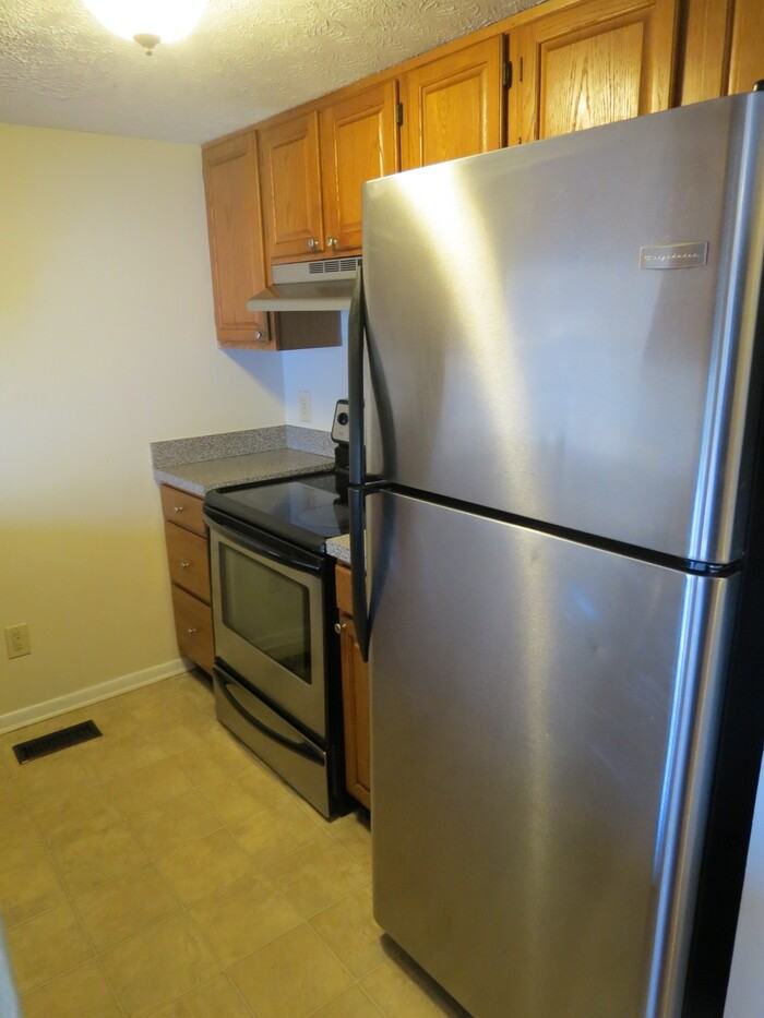 2251 Hughey Dr - Photo 7 of 20