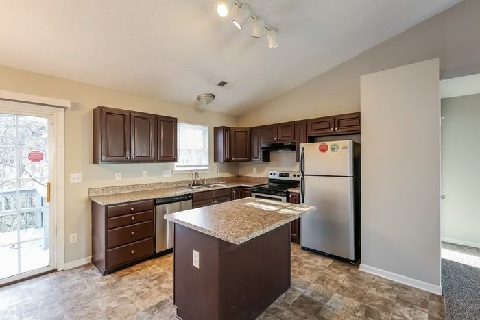 532 Pleasant Green Dr - Photo 5 of 11