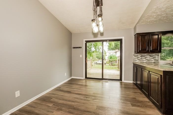 371 Shenandoah Blvd - Photo 4 of 15