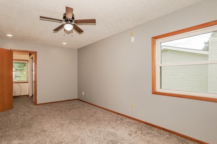 371 Shenandoah Blvd - Photo 7 of 15