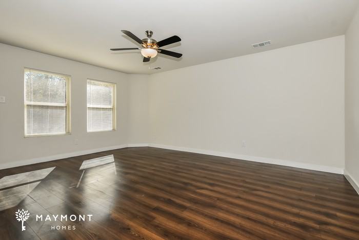 925 Jones St - Photo 5 of 16