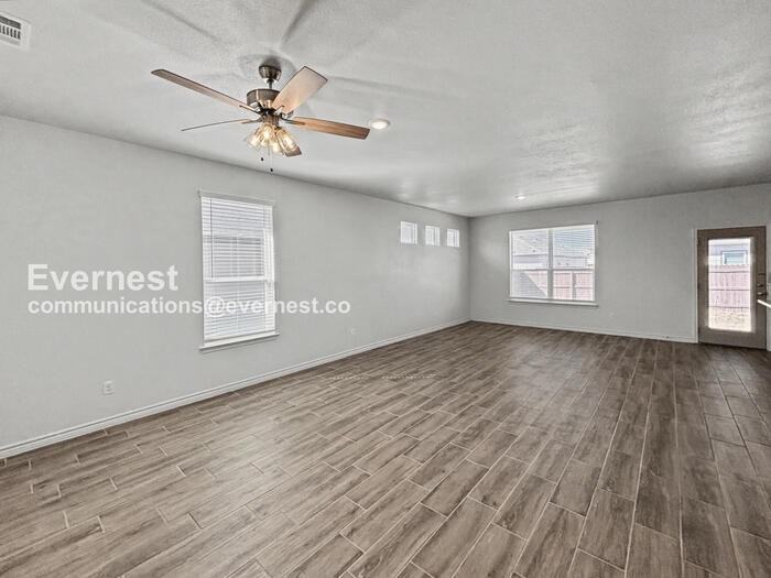 2236 Hornbeam St - Photo 6 of 24