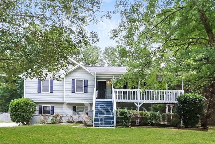 98 Silverthorne Pl - Photo 2 of 16