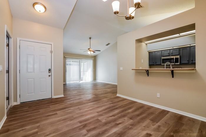 116 Meadow Blvd - Photo 4 of 16