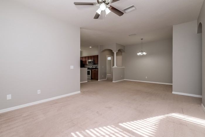 20071 Heritage Point Dr - Photo 4 of 16