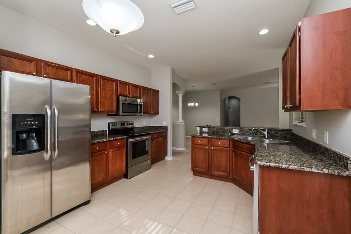 20071 Heritage Point Dr - Photo 6 of 16