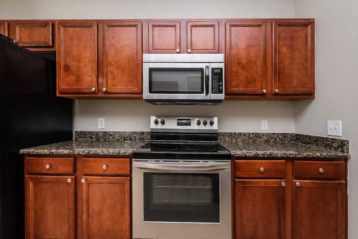 20071 Heritage Point Dr - Photo 7 of 16