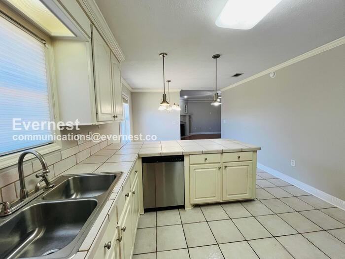 236 Holmar Dr - Photo 3 of 23