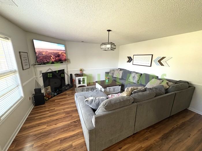 233 Seabiscuit Ln - Photo 2 of 20